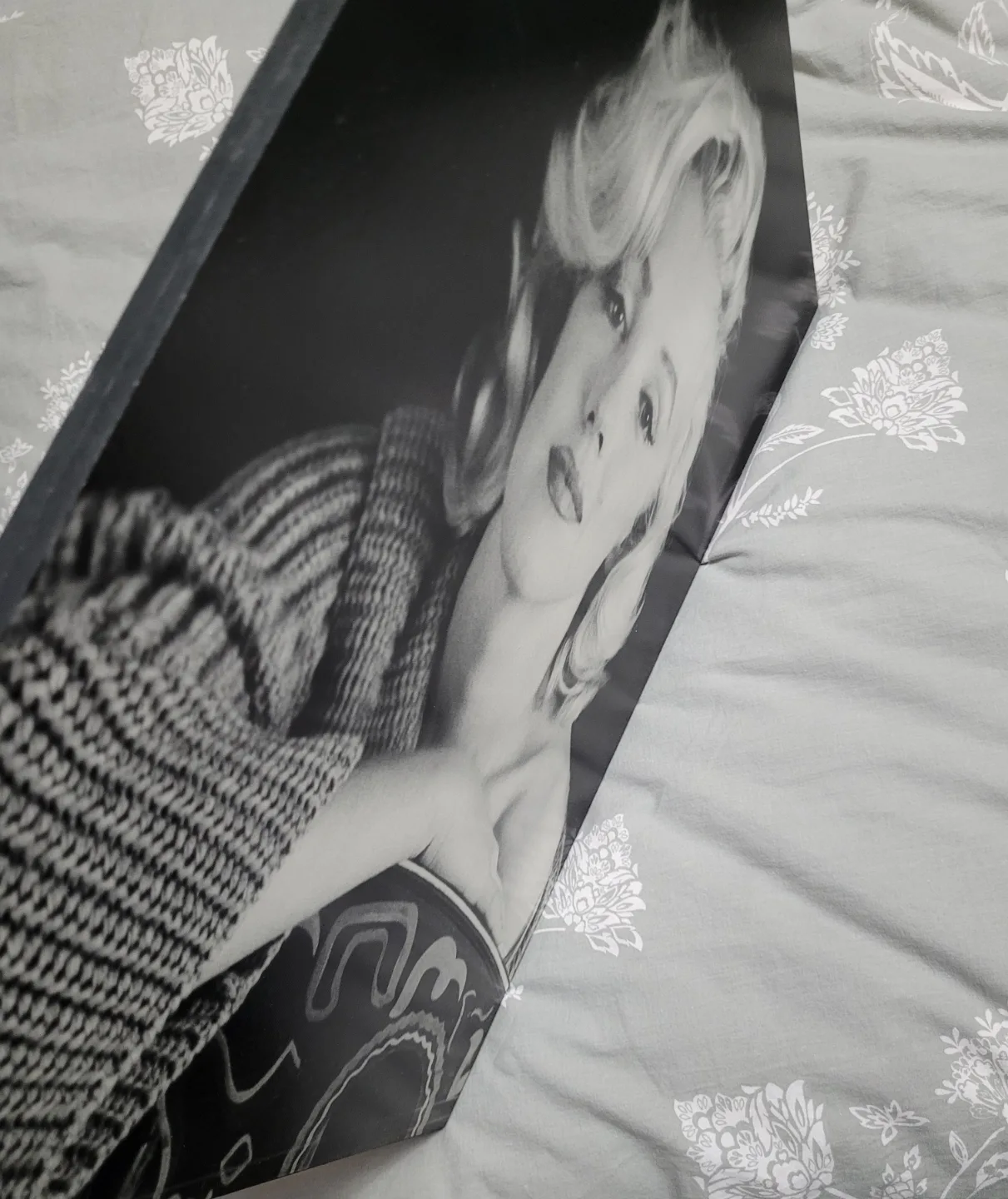 Marilyn Monroe Pencil Sketch Litho & Photo Print on wood image indicator(4)