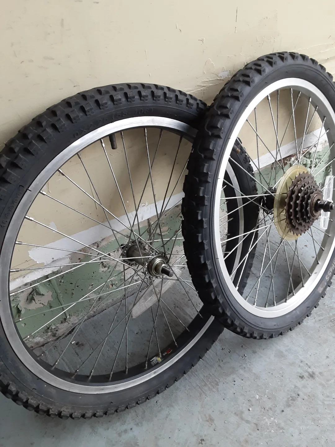20-inch bicycle wheels (front and back) thumbnail