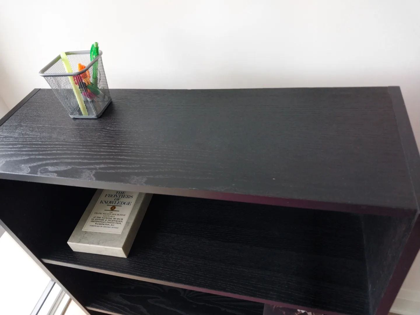 Black Bookshelf image indicator(5)