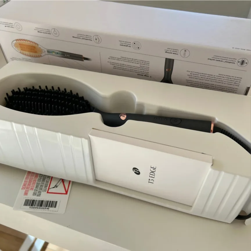 BNIB-T3 Edge Heated Smoothing & Styling Brush image indicator(4)