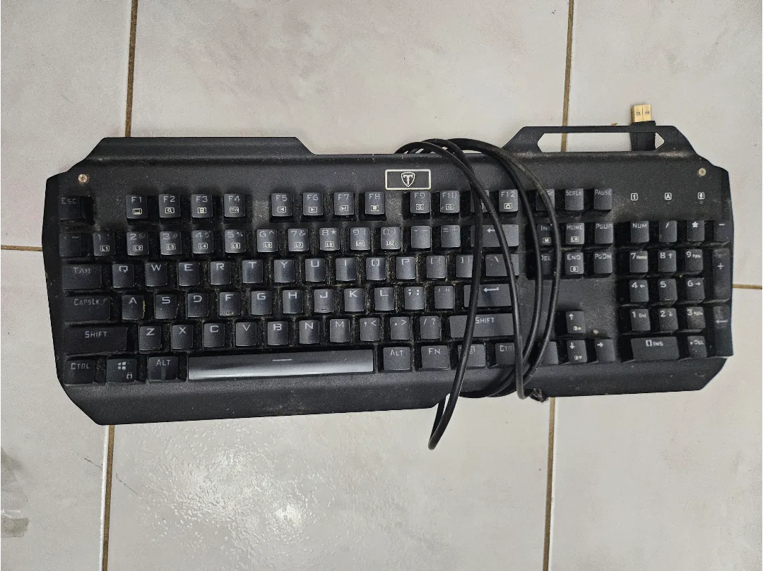 Used Black Wired Gaming Keyboard thumbnail