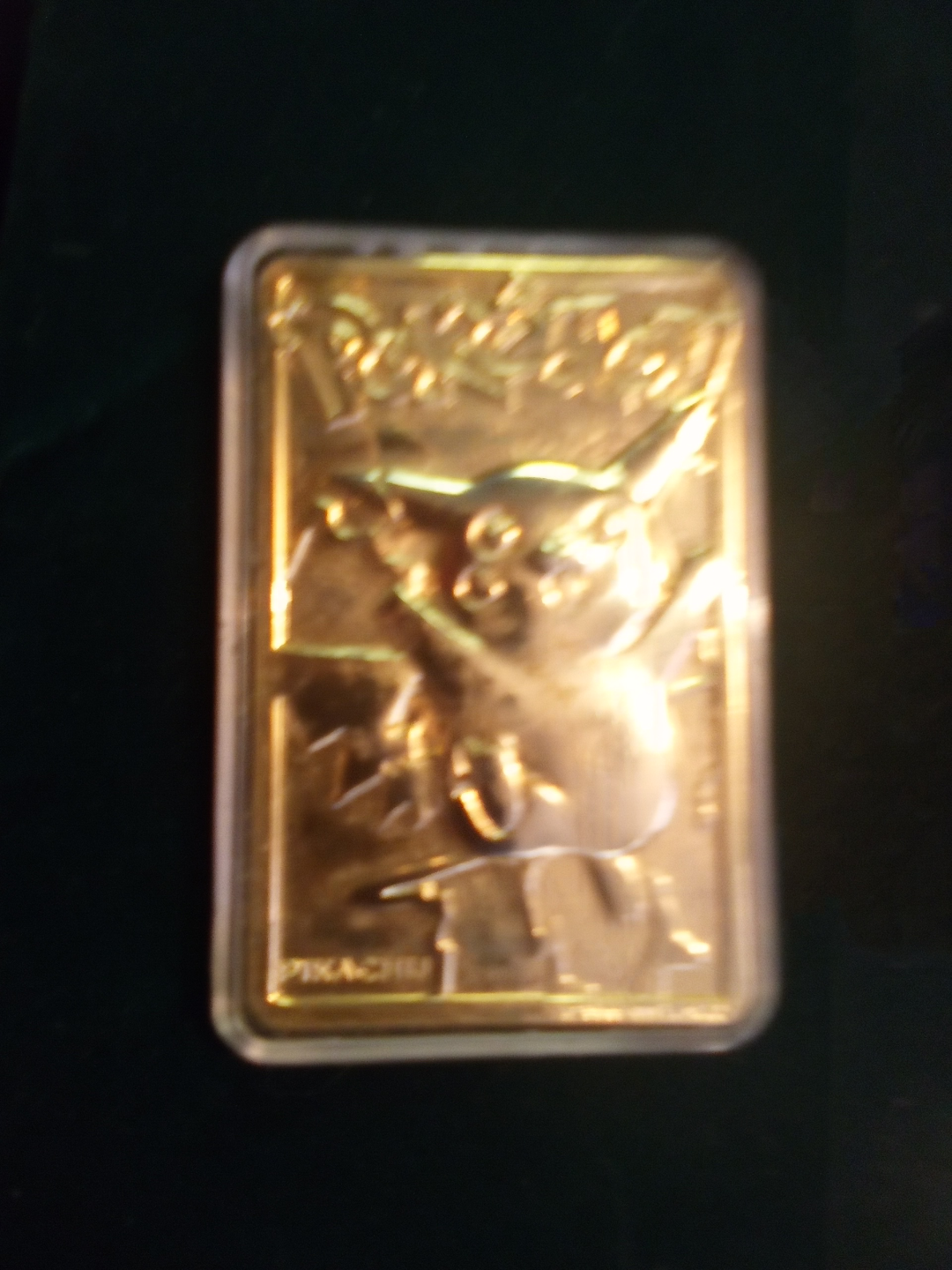 Gold Pikachu Pokémon Card Replica - photo 2