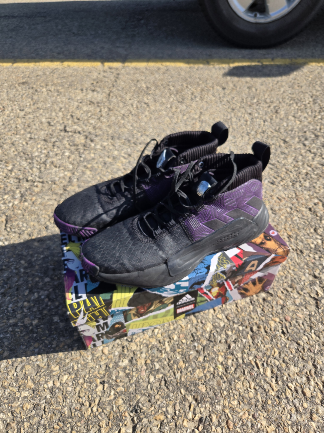 Four Pairs of Men's Adidas Basketball Shoes - photo 3