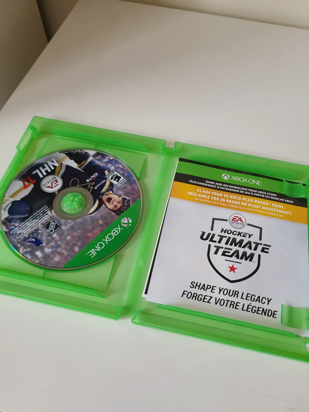 NHL 17 Deluxe Edition (Xbox One): $10 image indicator(3)