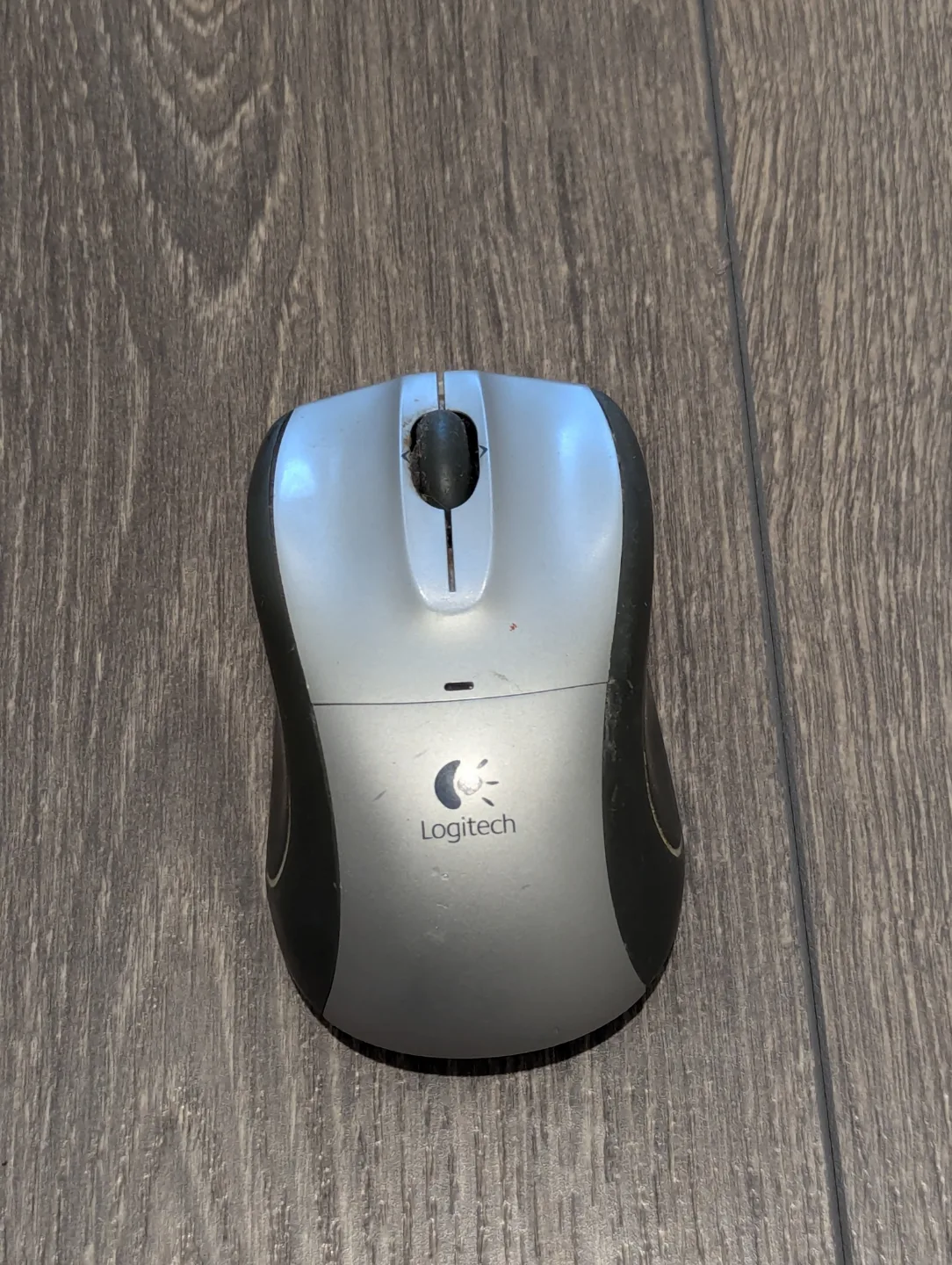 Logitech Wireless Mouse thumbnail