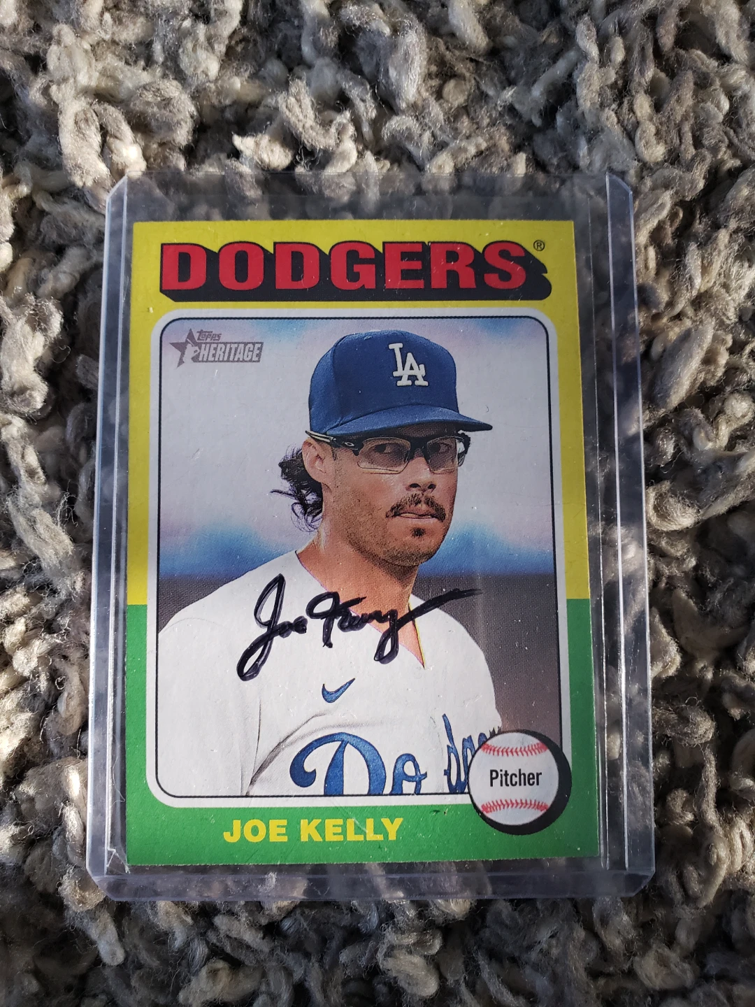 Joe Kelly Autographed Baseball Card 🏒