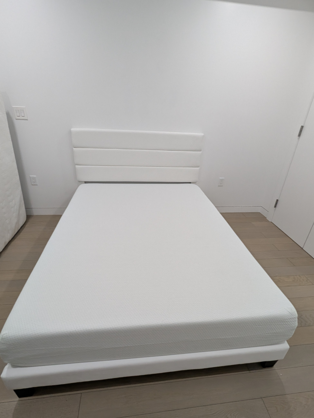 Queen Zinus Mattress - photo 2