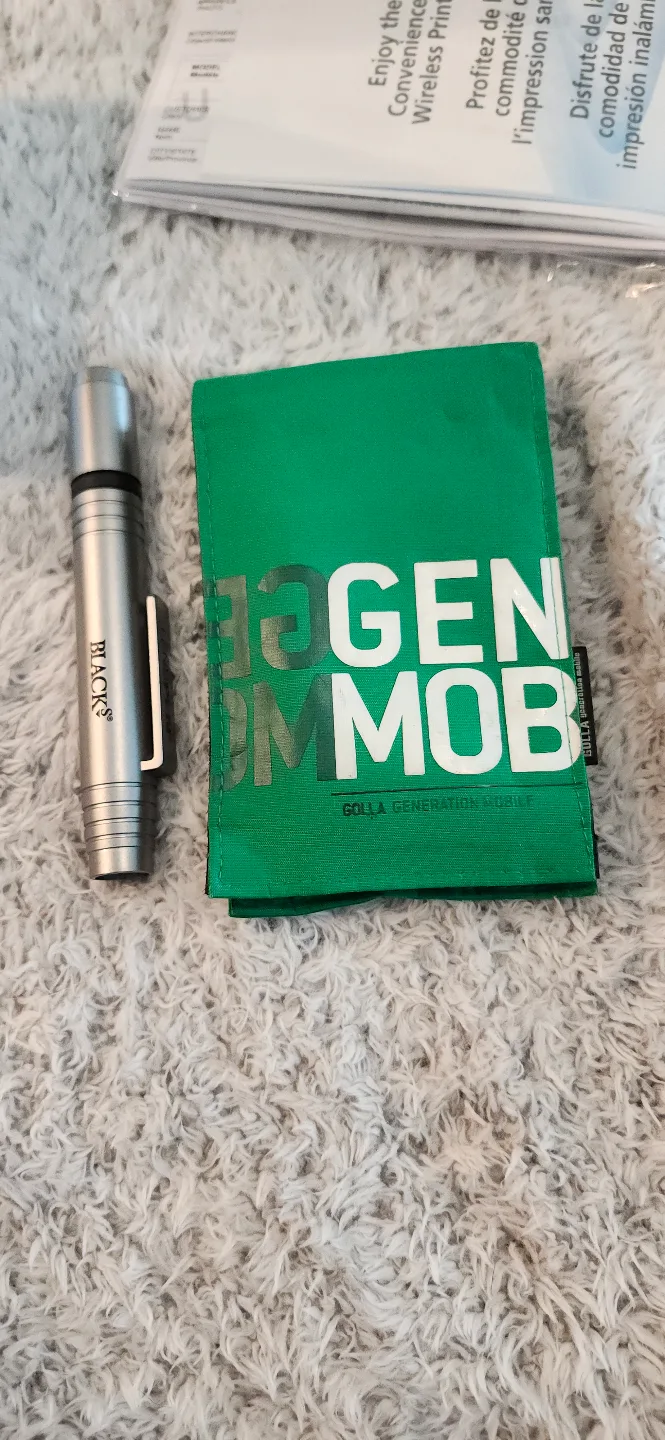 Barely used Canon Powershot ELPH 150 IS with lots of accessories image indicator(4)