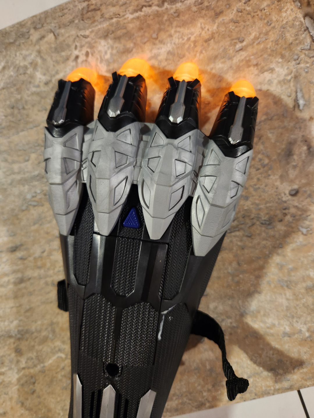Black Panther Claws Light-Up Roleplay Toy - photo 2
