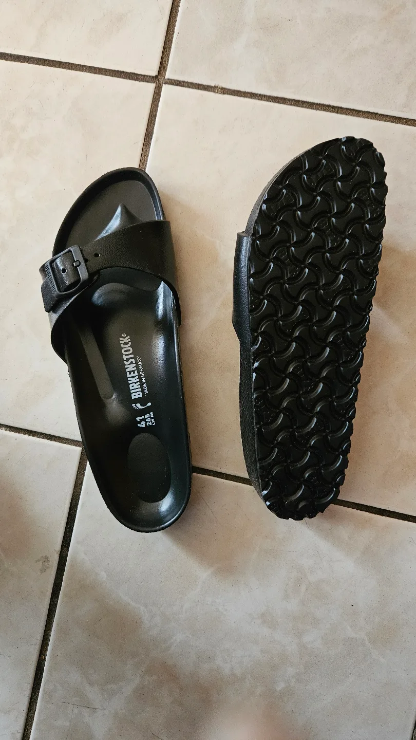 Birkenstock Unisex Black Sandals Size 41 image indicator(3)