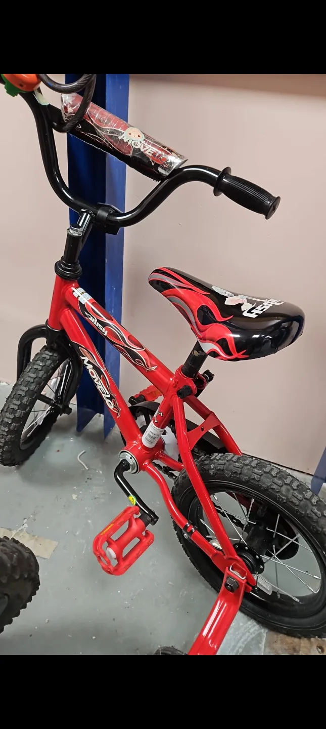 Kids' Red Movelo Rush 12" Bike with Training Wheels image indicator(7)