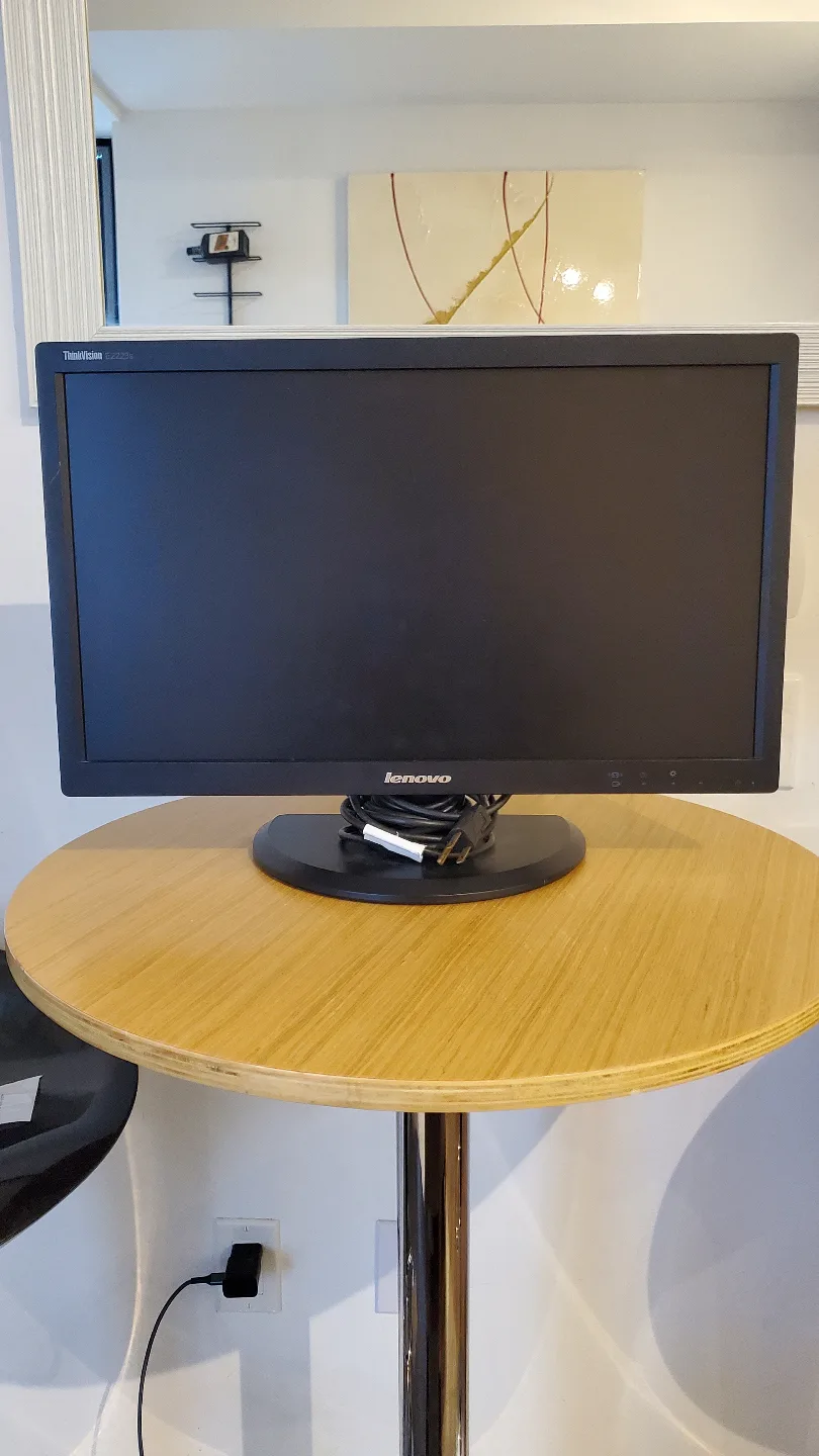 24" Lenovo ThinkVision Full-HD LED Monitor thumbnail