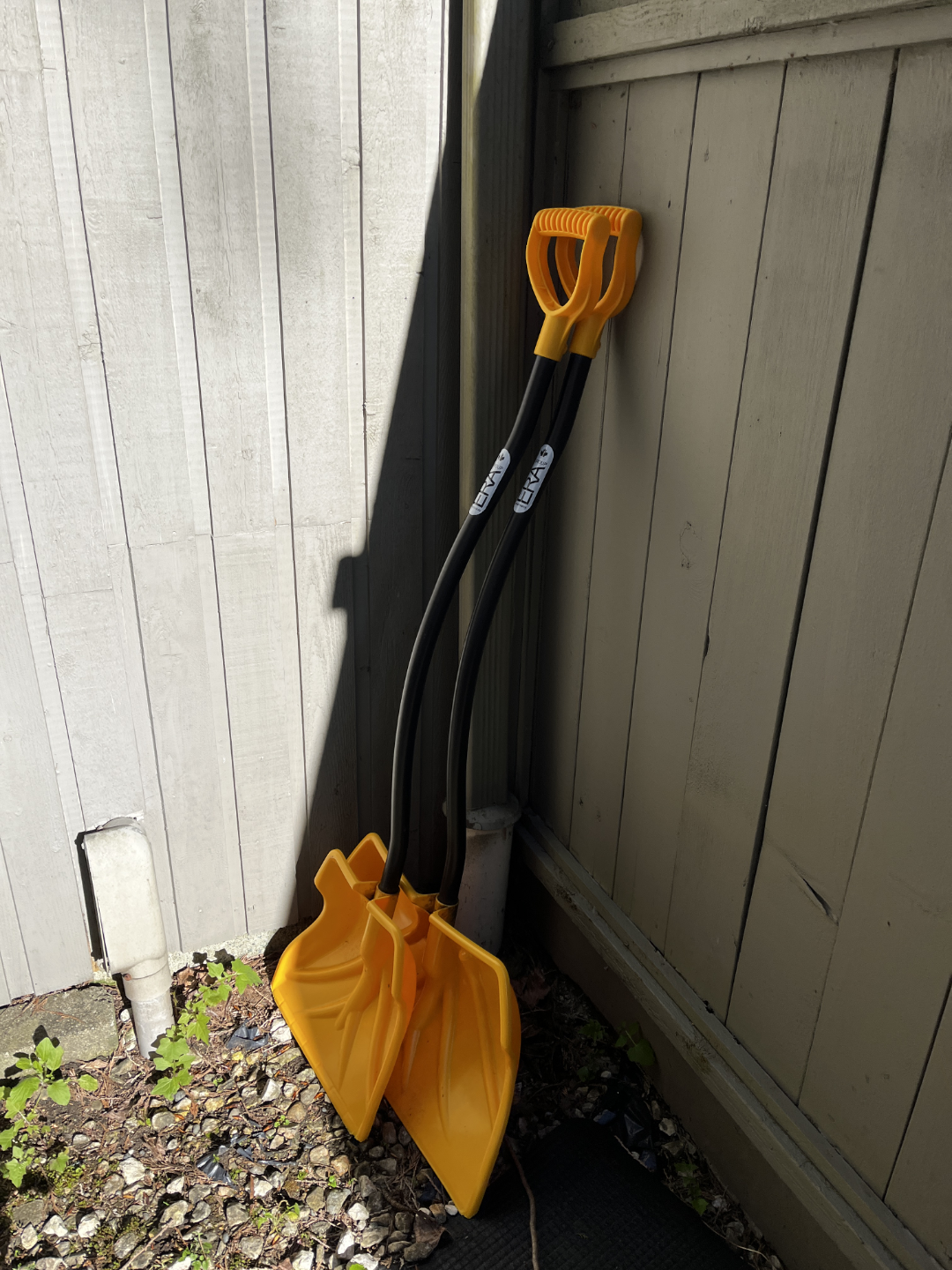 Pair of Snow Shovels - photo 4