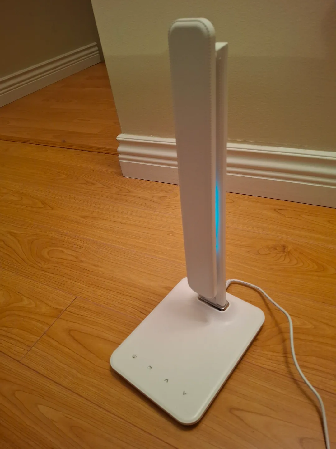 OttLite Executive LED Desk Lamp with USB charging port image indicator(7)