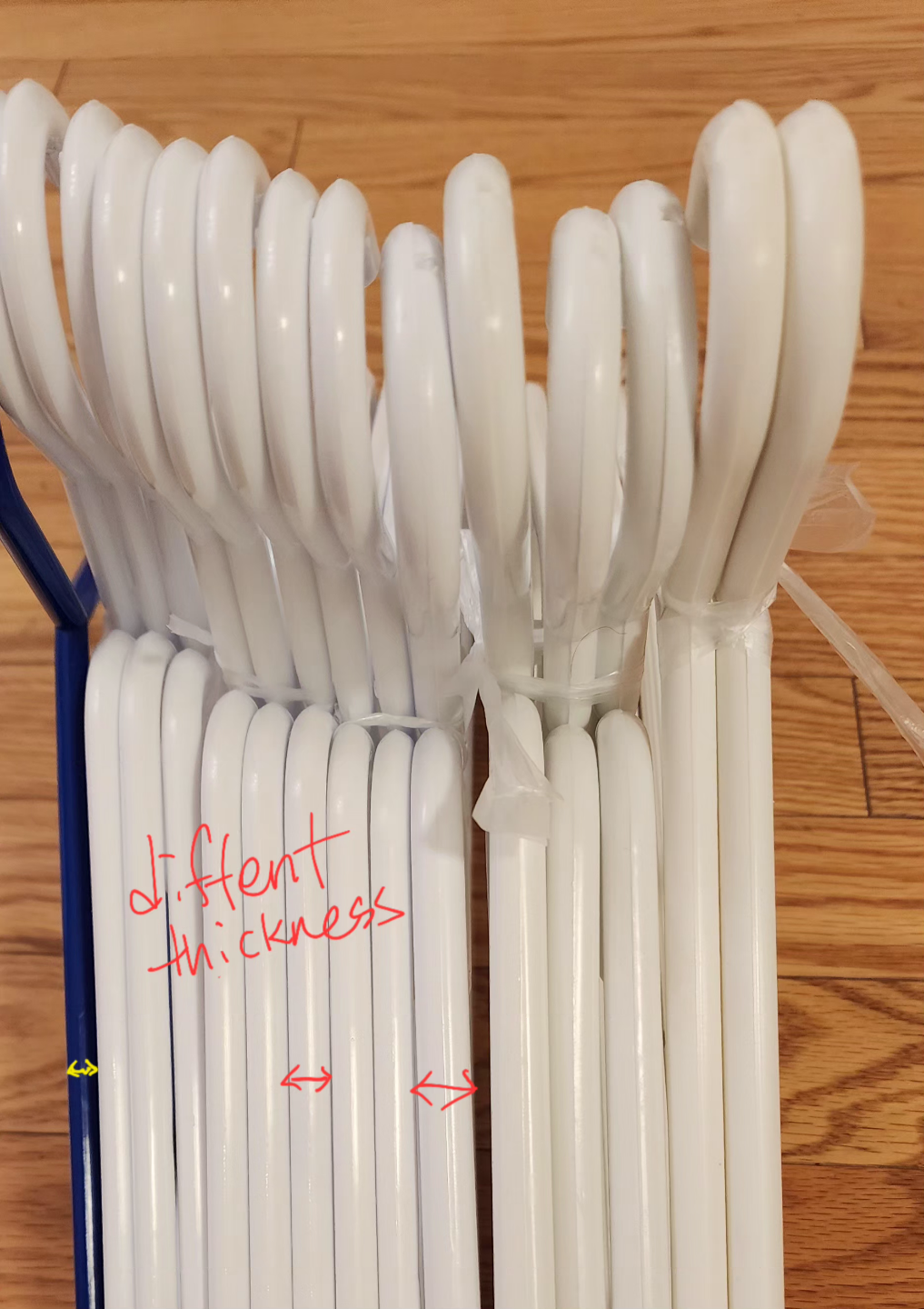 About 160ea!!! Bulk Lot of Plastic Clothes Hangers - photo 2