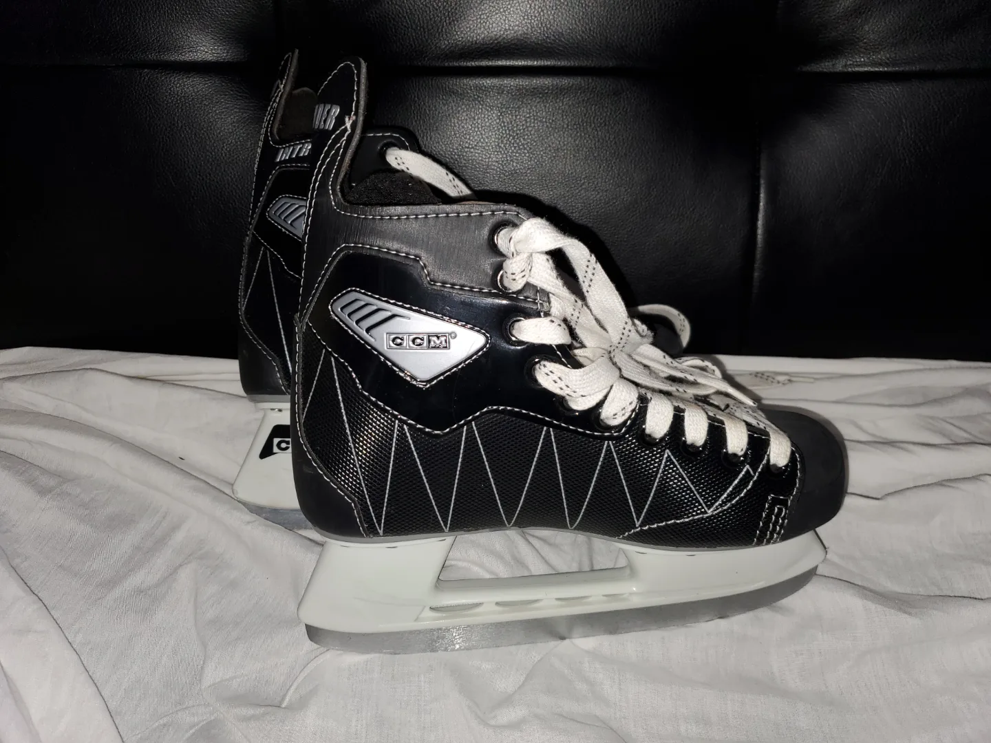 Canadien GDS Hockey Skates - Size 6 image indicator(10)