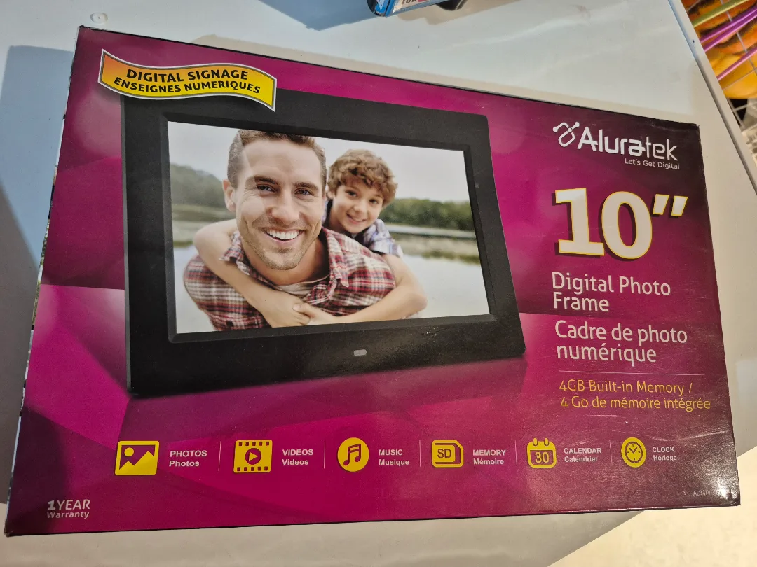 Aluratek 10" Digital Photo Frame thumbnail