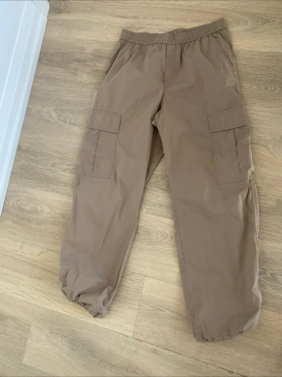 Women's Grey Cargo Pants with Elastic Cuffs image indicator(2)