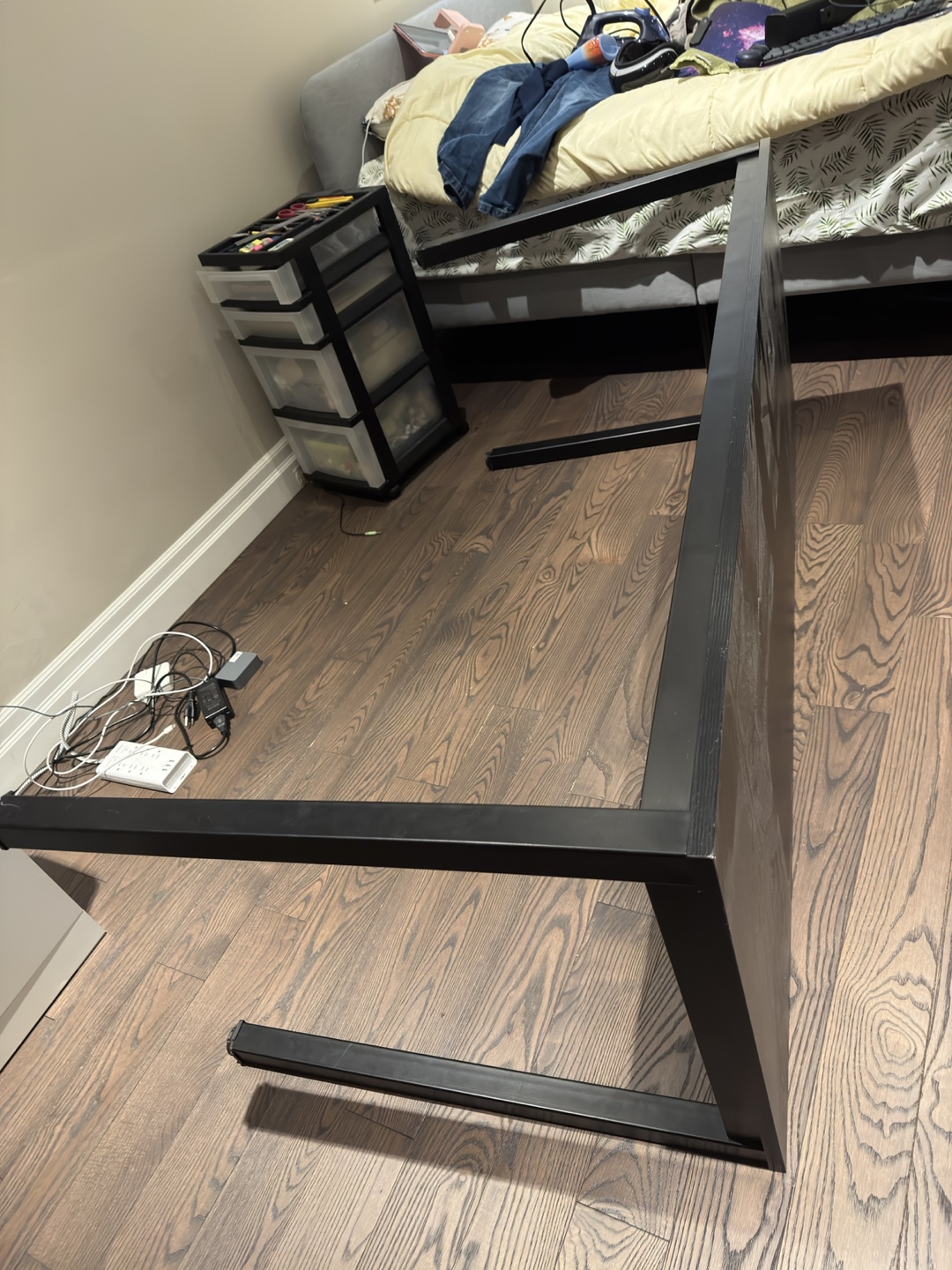 Black Desk - Simple Design - photo 2