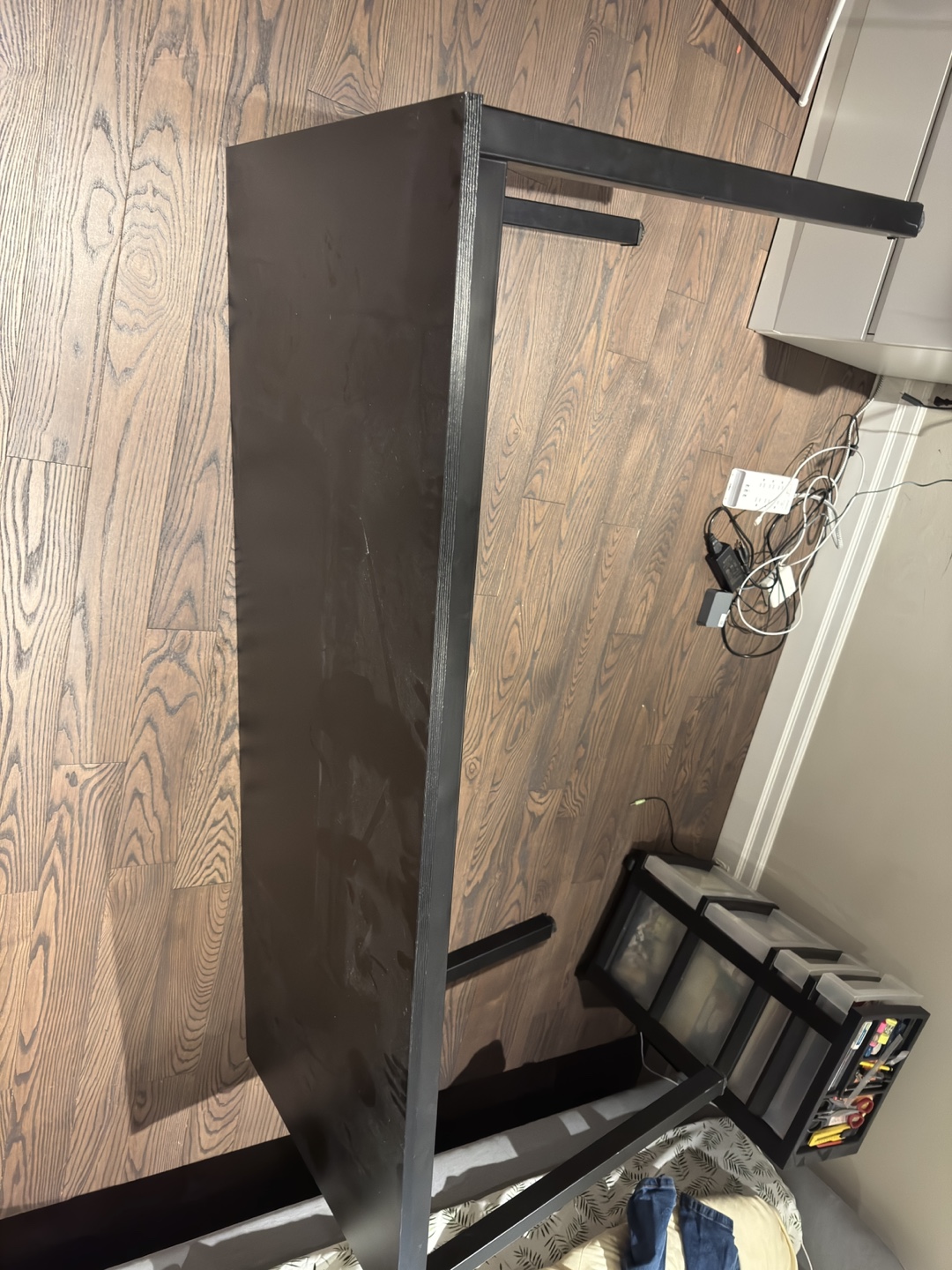 Black Desk - Simple Design