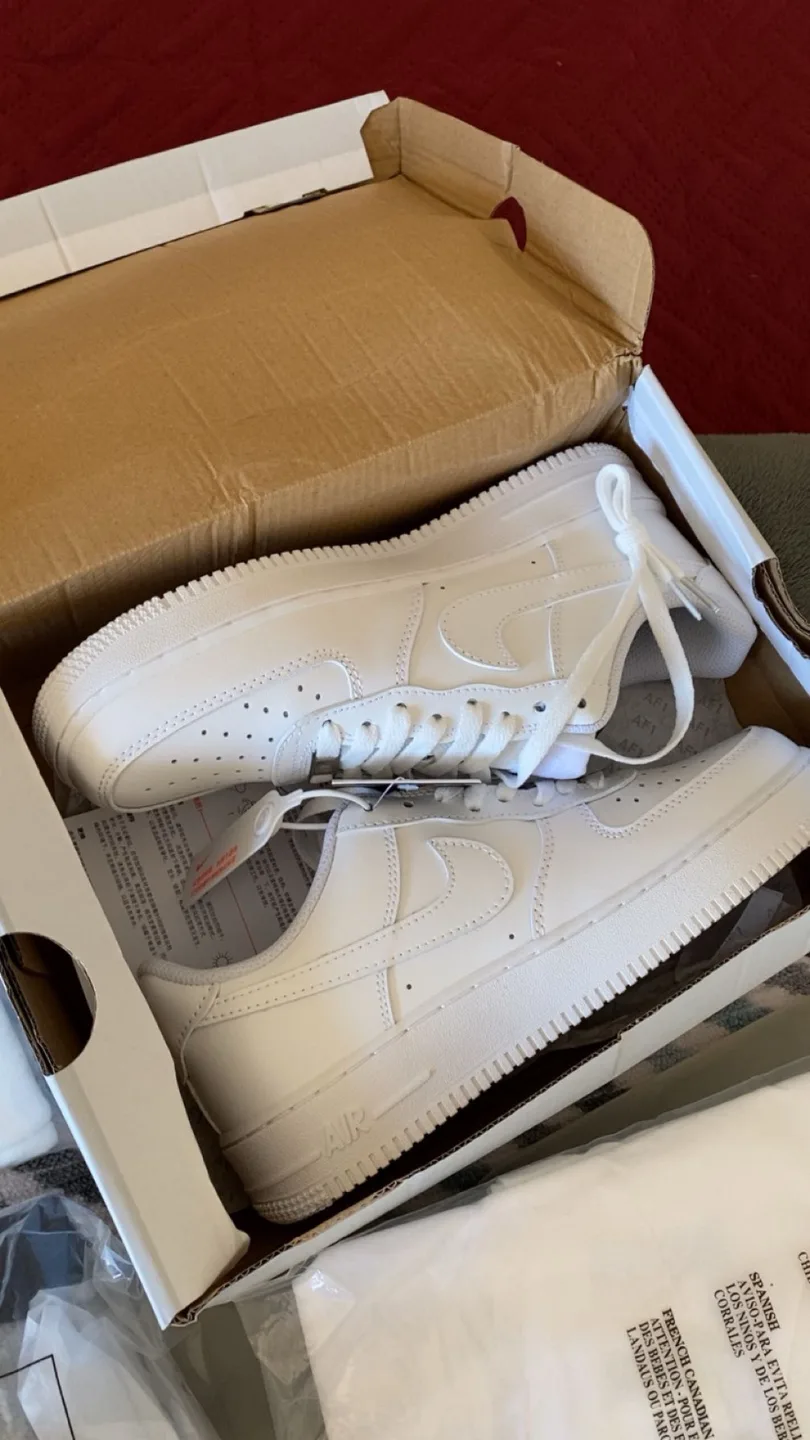 Nike Air Force 1 thumbnail