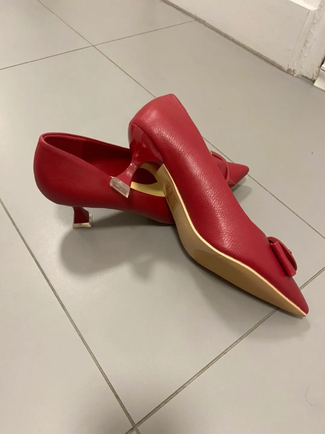 Red  Heel image indicator(3)