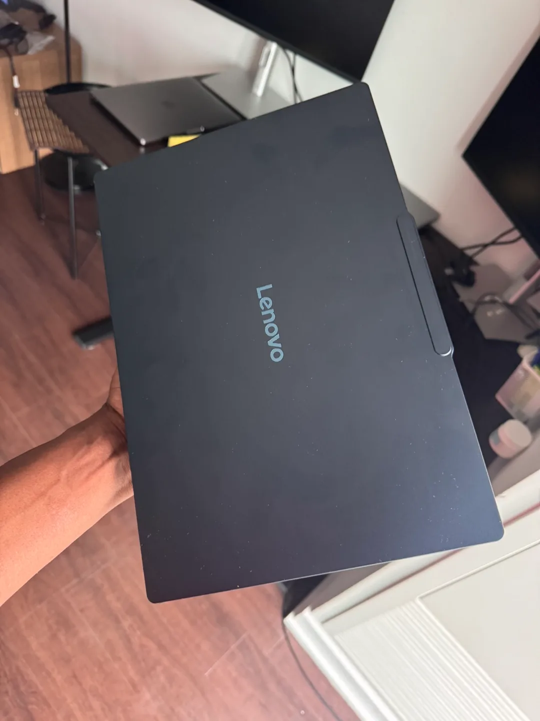 Lenovo (83EDCTO1WW) Yoga Slim 7 Laptop thumbnail