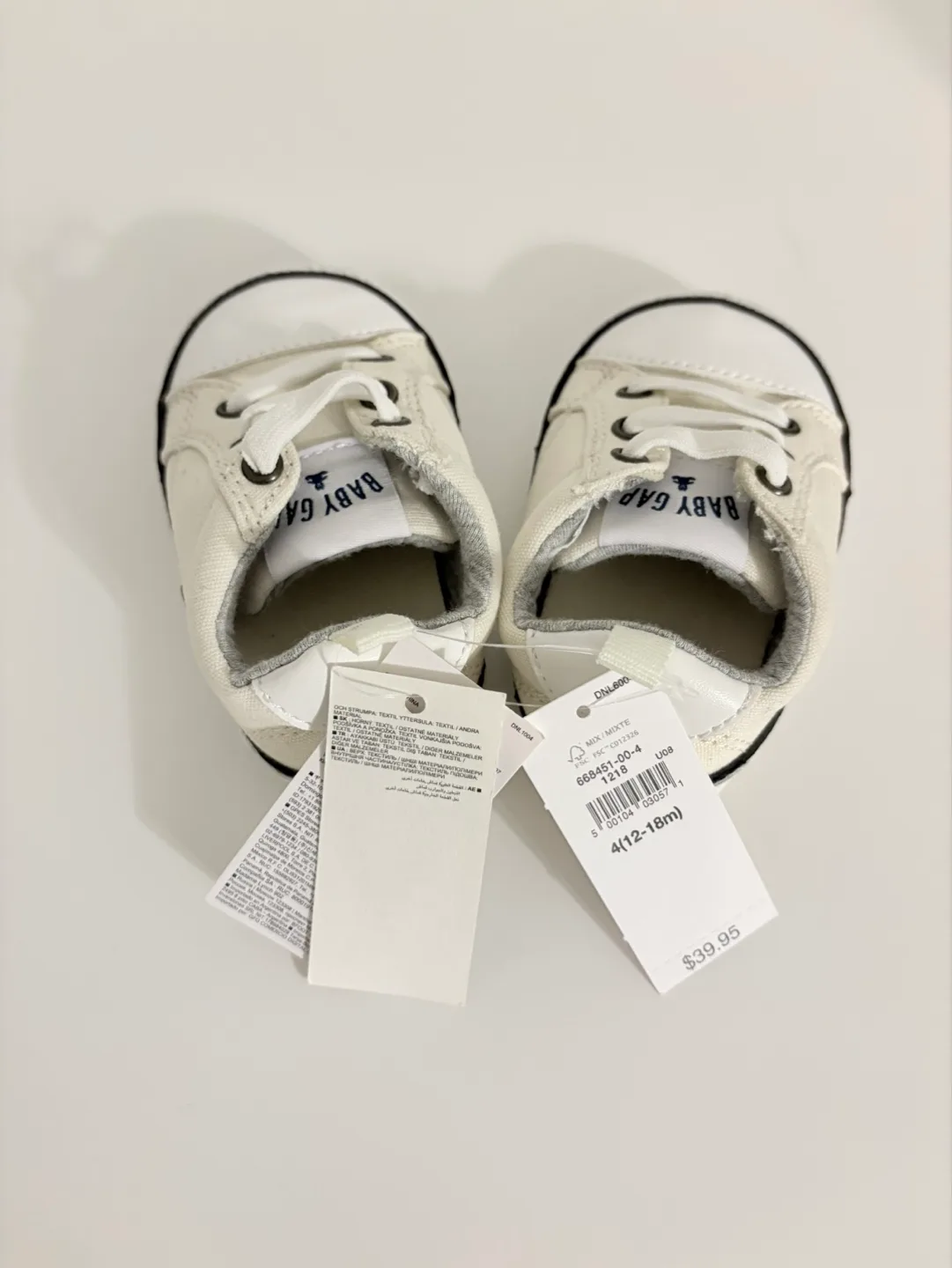 Baby Gap shoes 12-18 months image indicator(2)