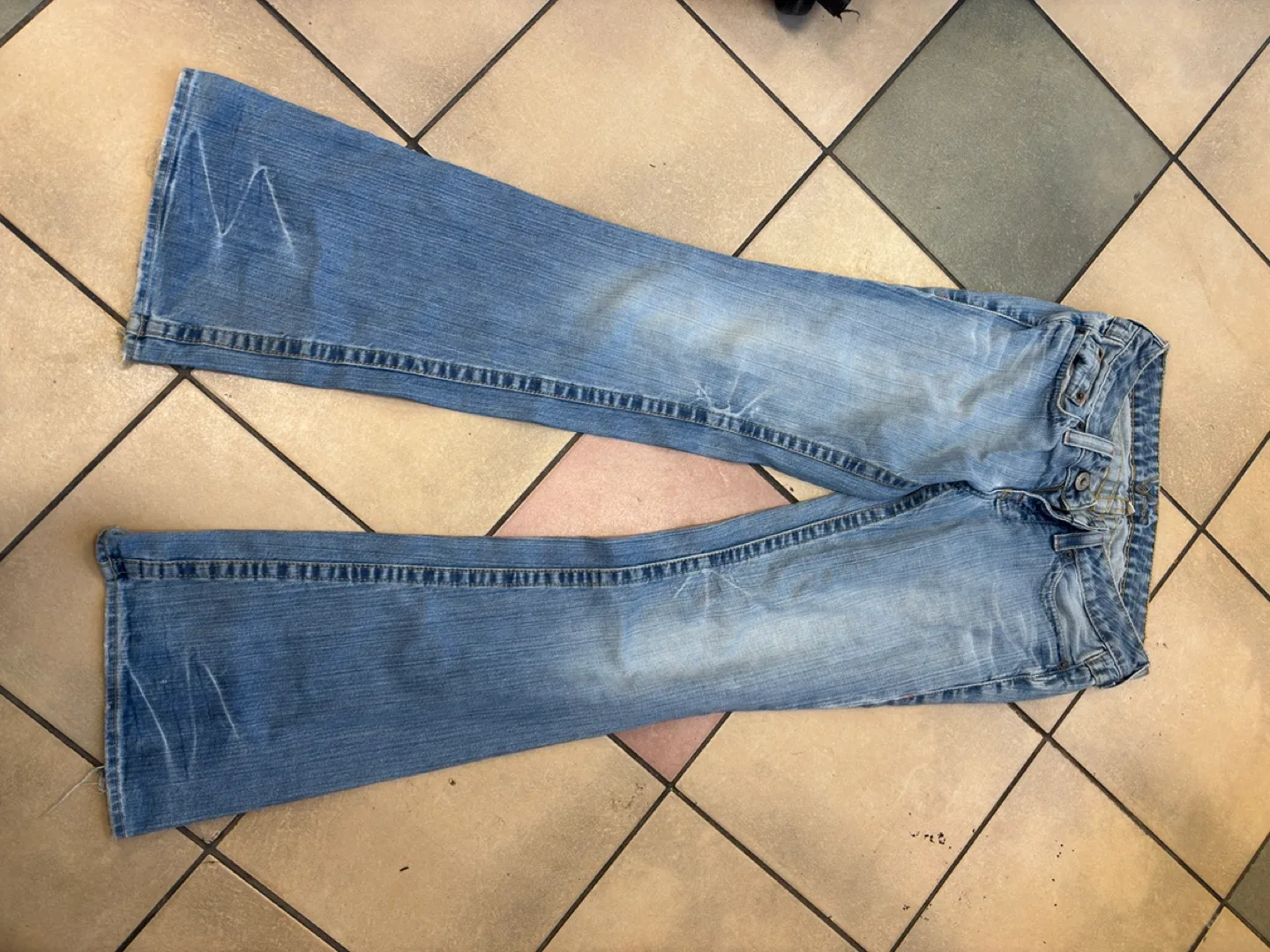 Bebe Light Wash Bell Bottom Jeans Size 29 thumbnail