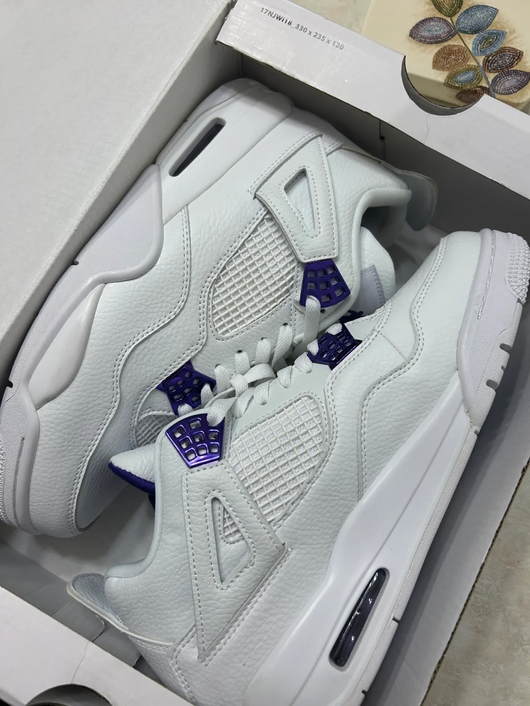 Air Jordan 4 Retro Collection (Various Colorways) image indicator(4)