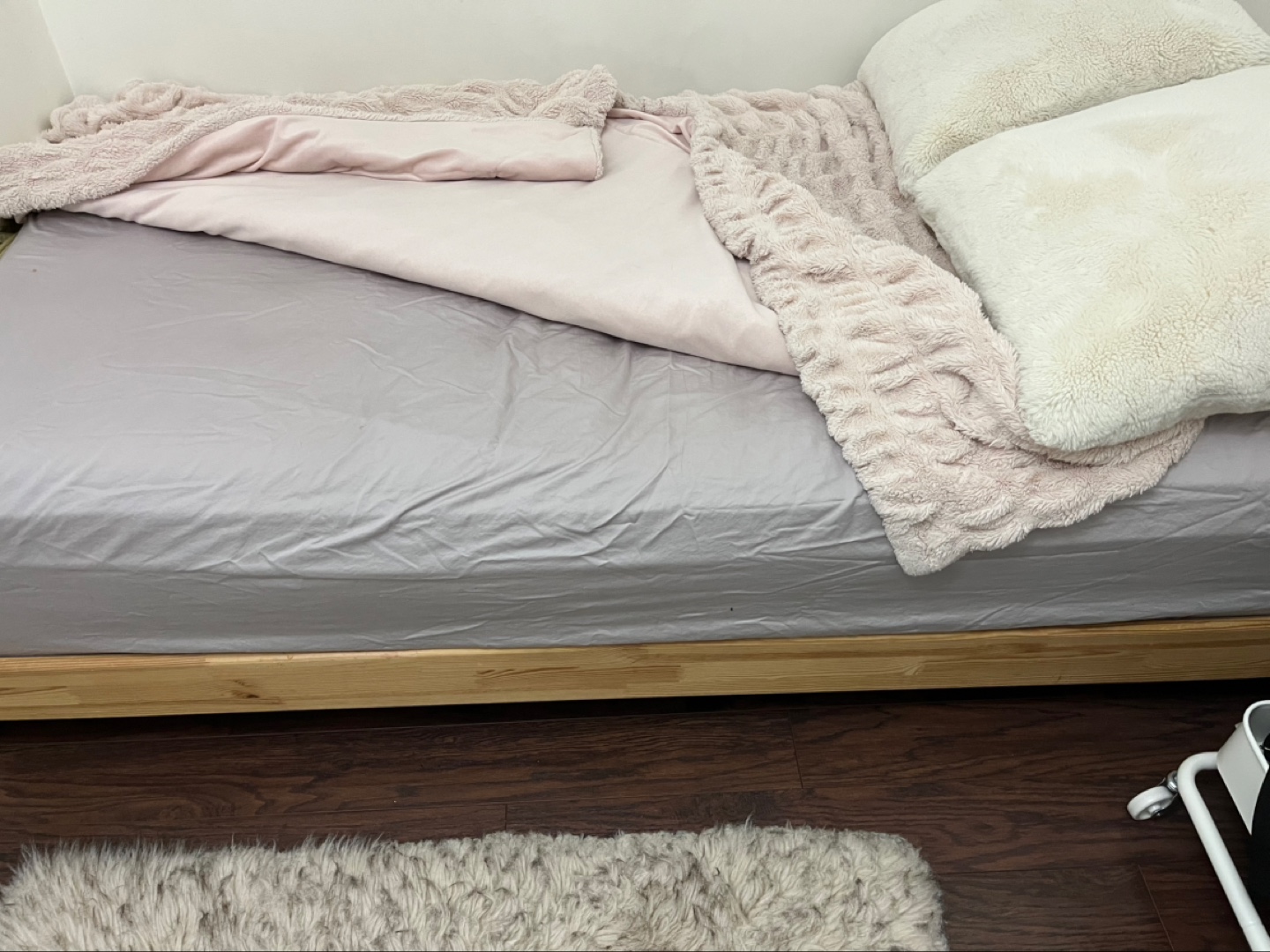 IKEA Twin Bed Frame - Solid Pine Wood - photo 5