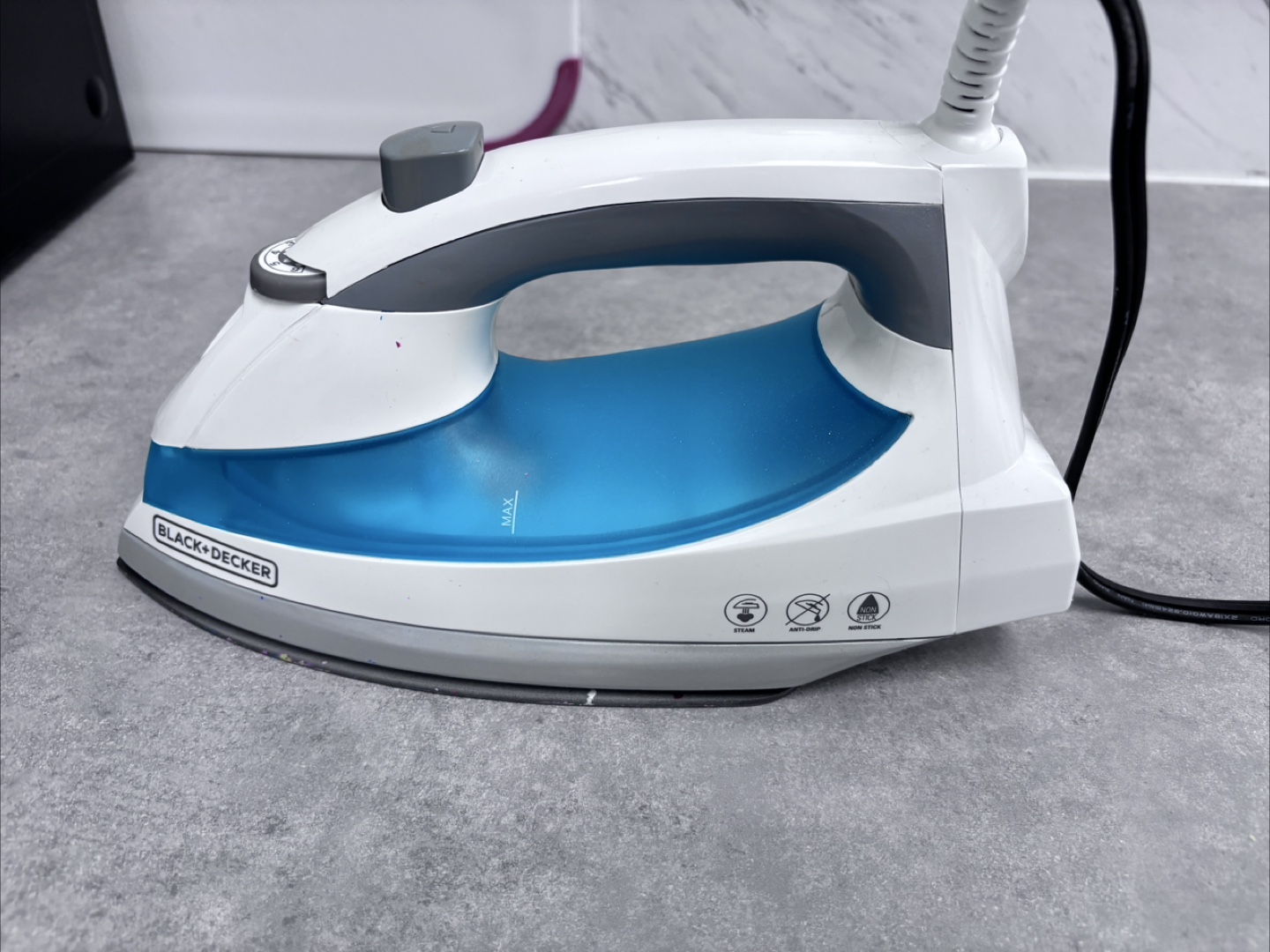 Black+Decker Iron - photo 2