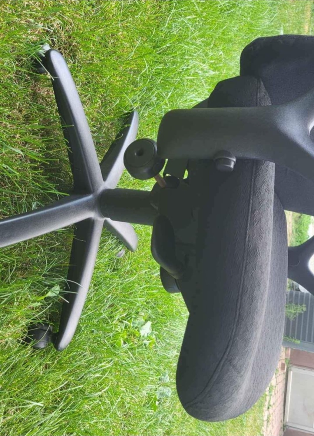 Black Office Chair with Wheels - photo 3