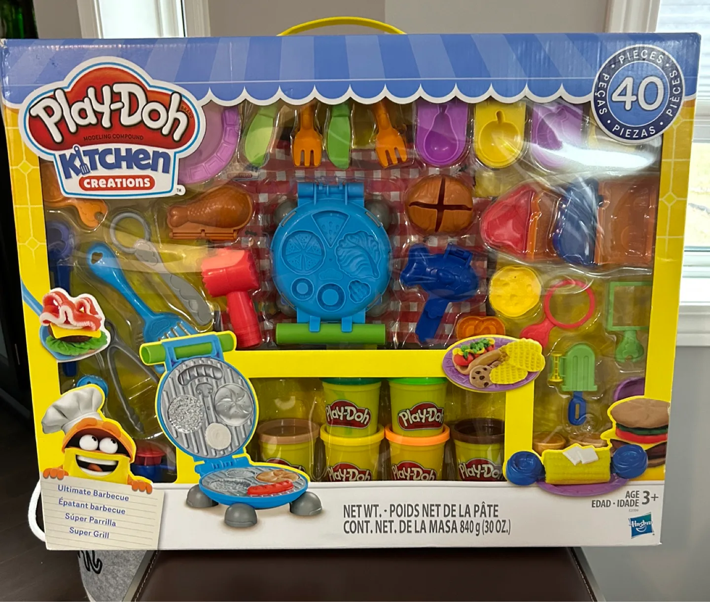 Play-Doh Kitchen Creations Ultimate Barbecue Playset - 40 Pieces thumbnail