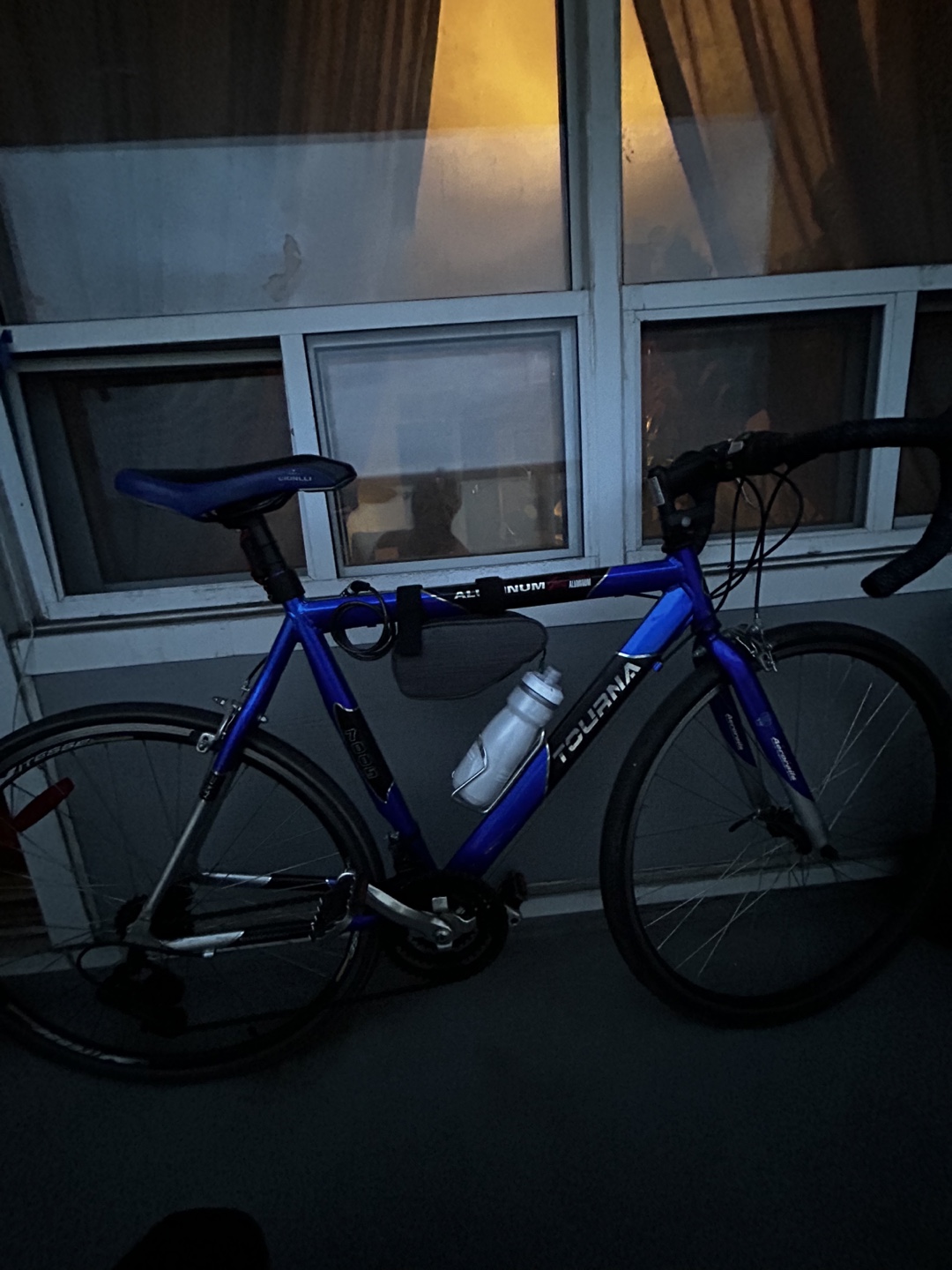 Tourna 7005 aluminum road bike, 700C wheel size (28"). - photo 2