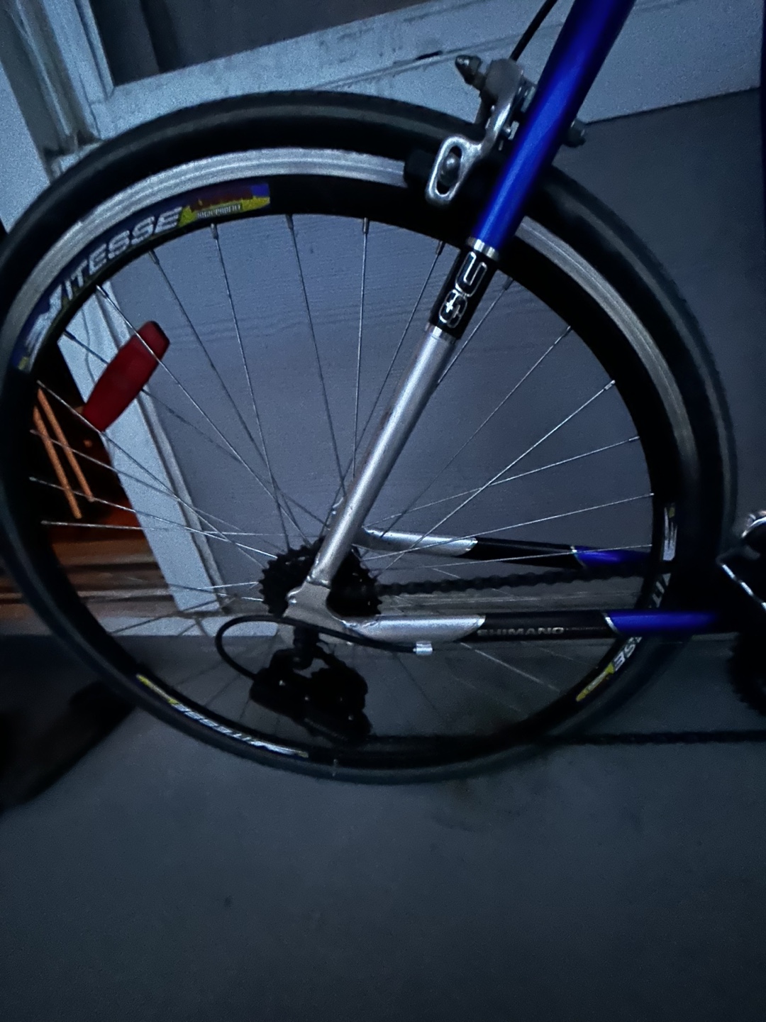 Tourna 7005 aluminum road bike, 700C wheel size (28").