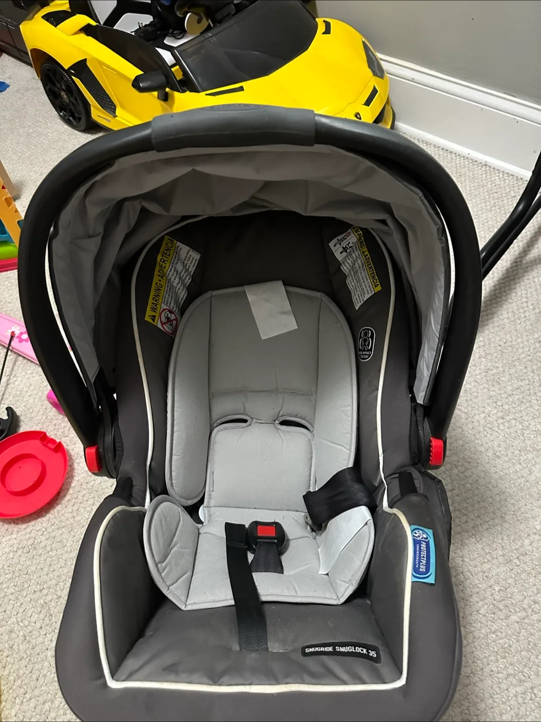 Graco Snugride Snuglock 35 Infant Car Seat thumbnail