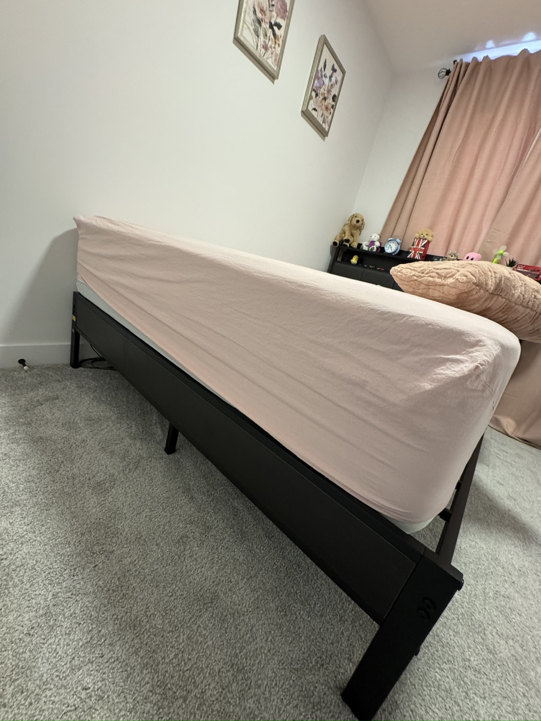 Queen Mattress + LED Metal Bed Frame - photo 4