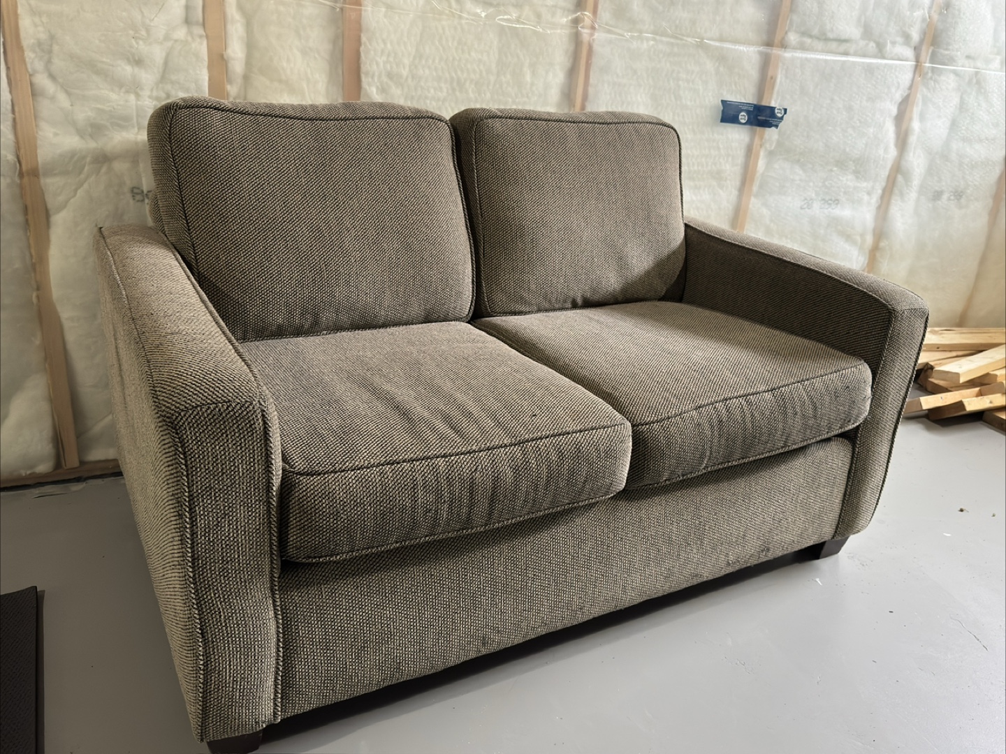 Moving sale - 2 seat Sofa - photo 4