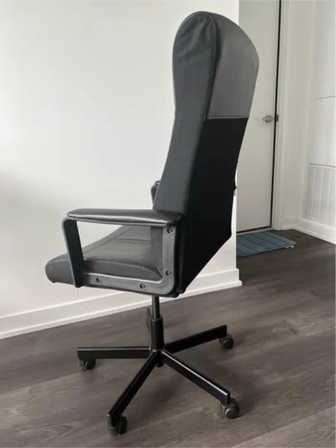 IKEA MILLBERGET Swivel Chair - Murum Black image indicator(2)
