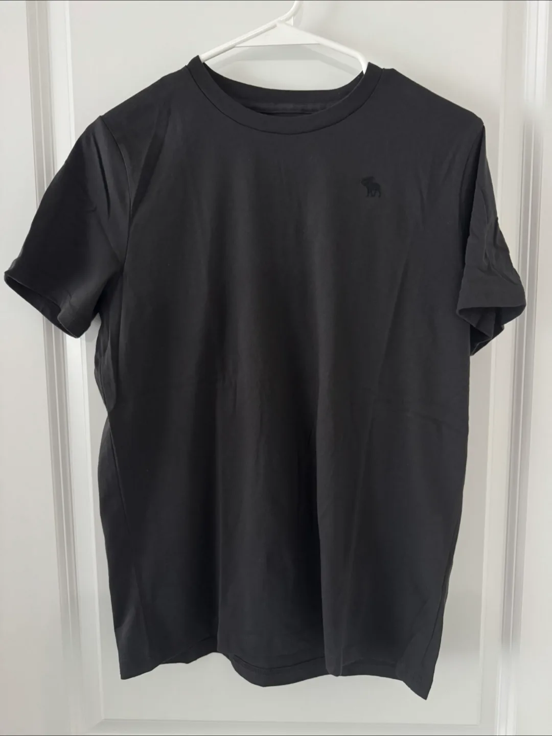 Abercrombie Boy’s Essential Icon Crew Tee - Size 15/16 image indicator(4)