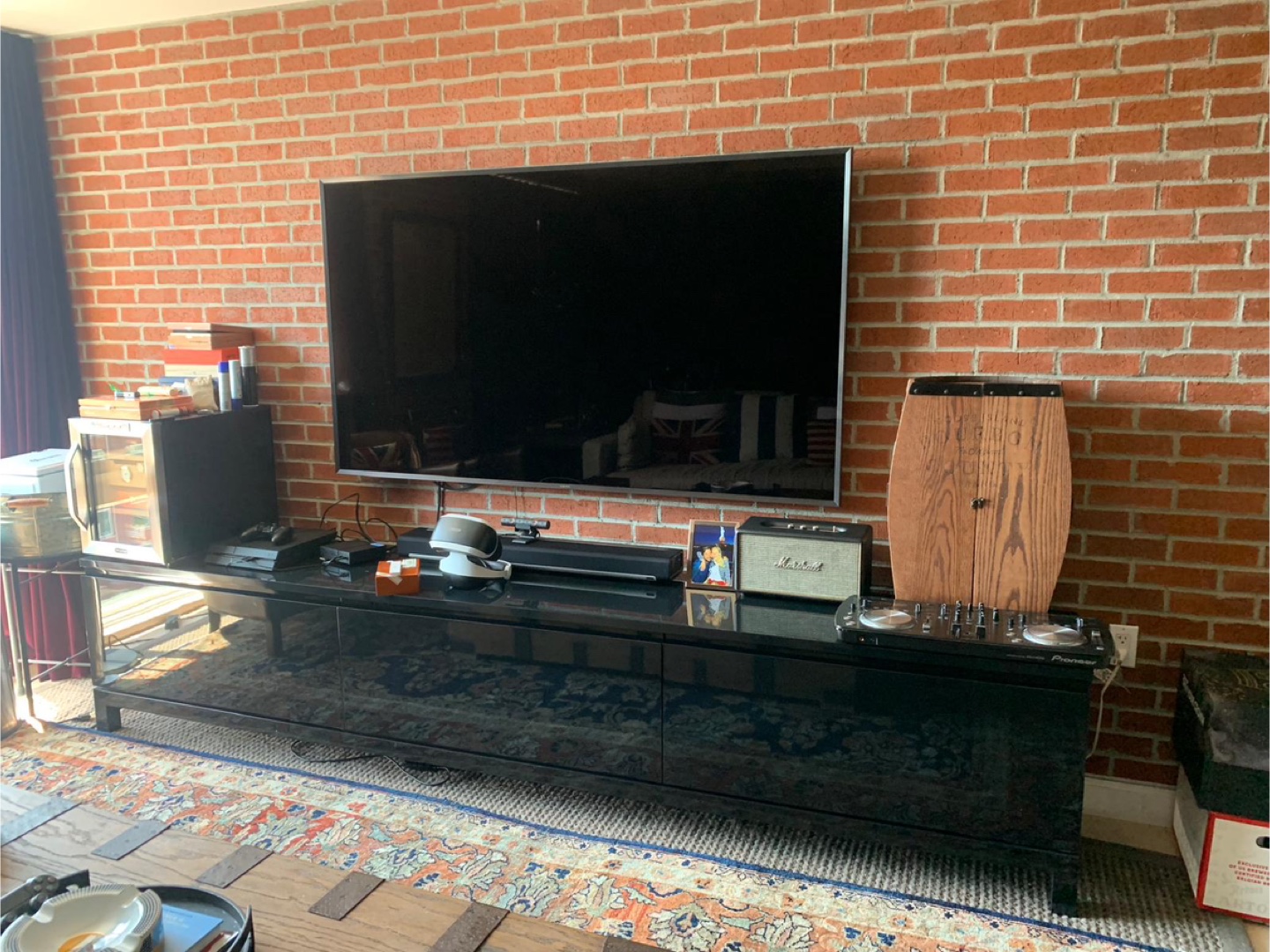 Black High Gloss Entertainment Center