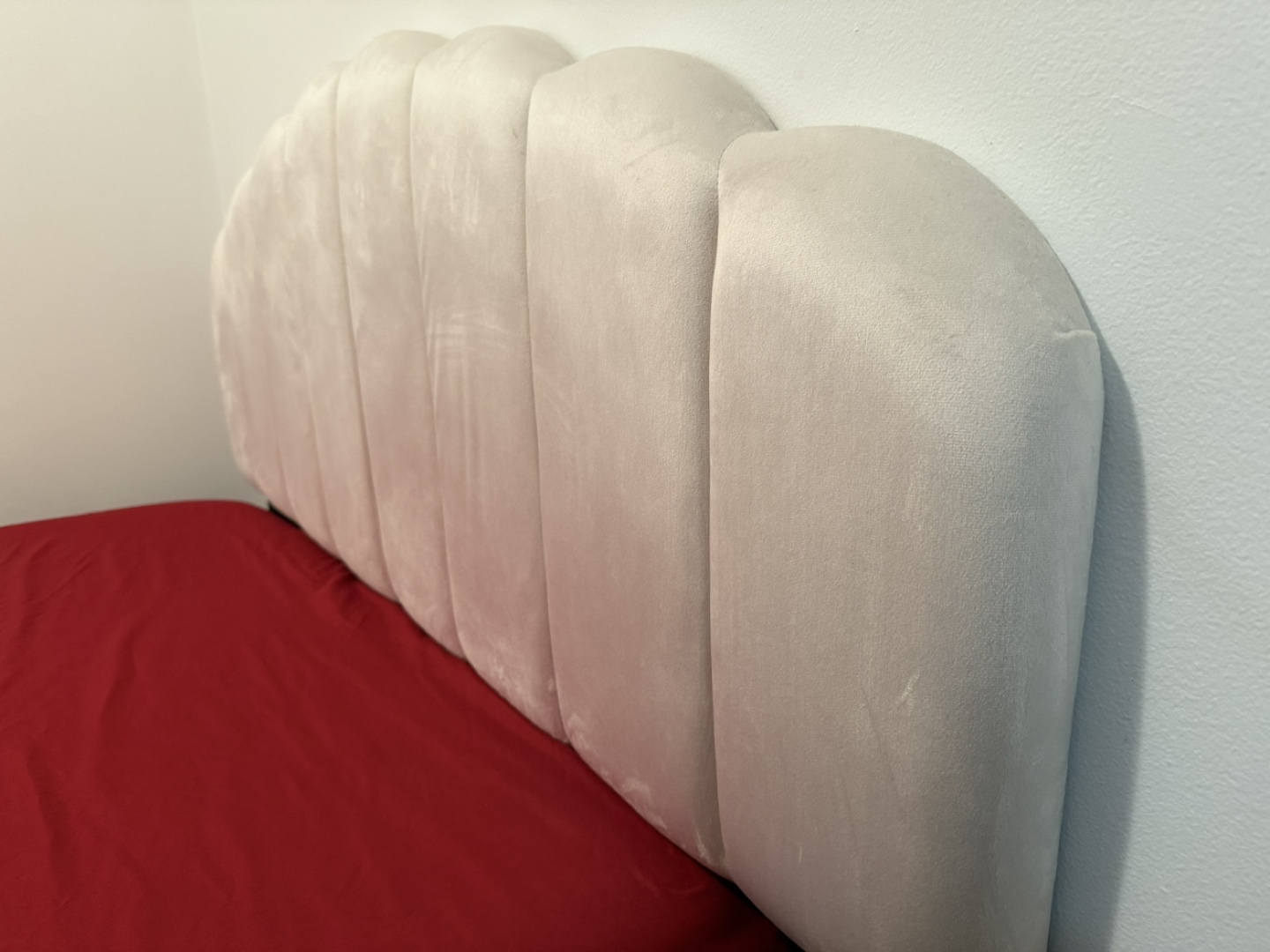 Scalloped Velvet Headboard - Queen Size - photo 2