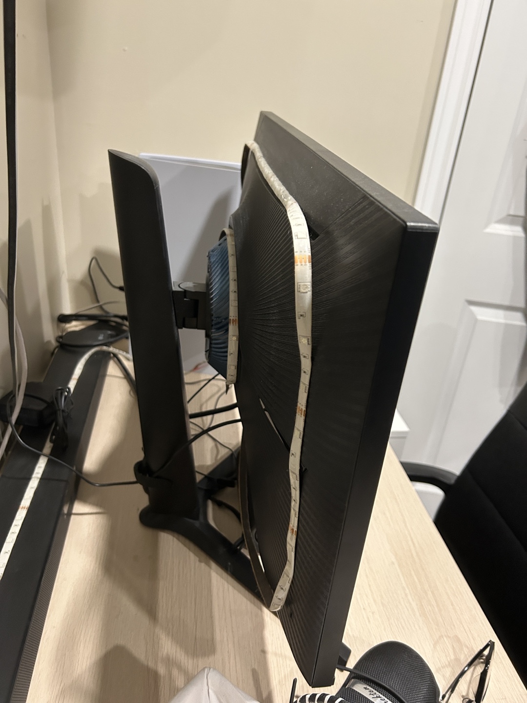 Samsung Odyssey G5 Gaming Monitor - photo 2