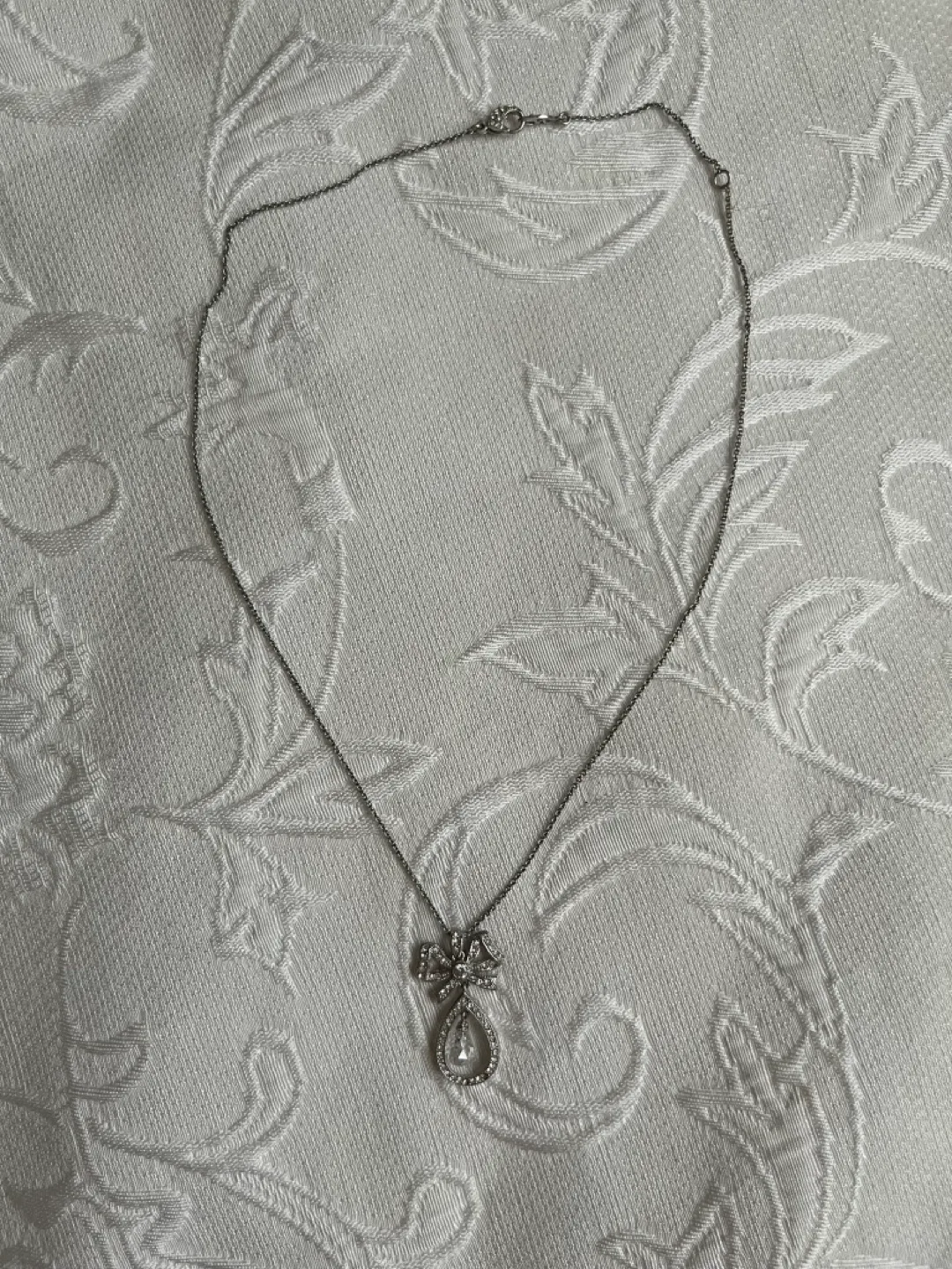 Stunning Crystal Bow Pendant Necklace image indicator(3)