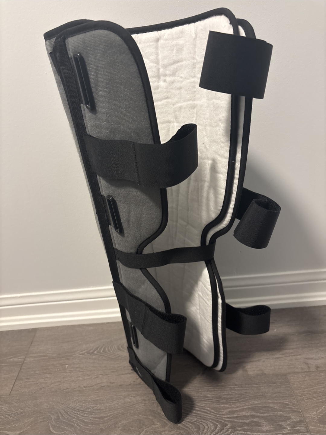 Knee immobilizer and crutches - photo 4