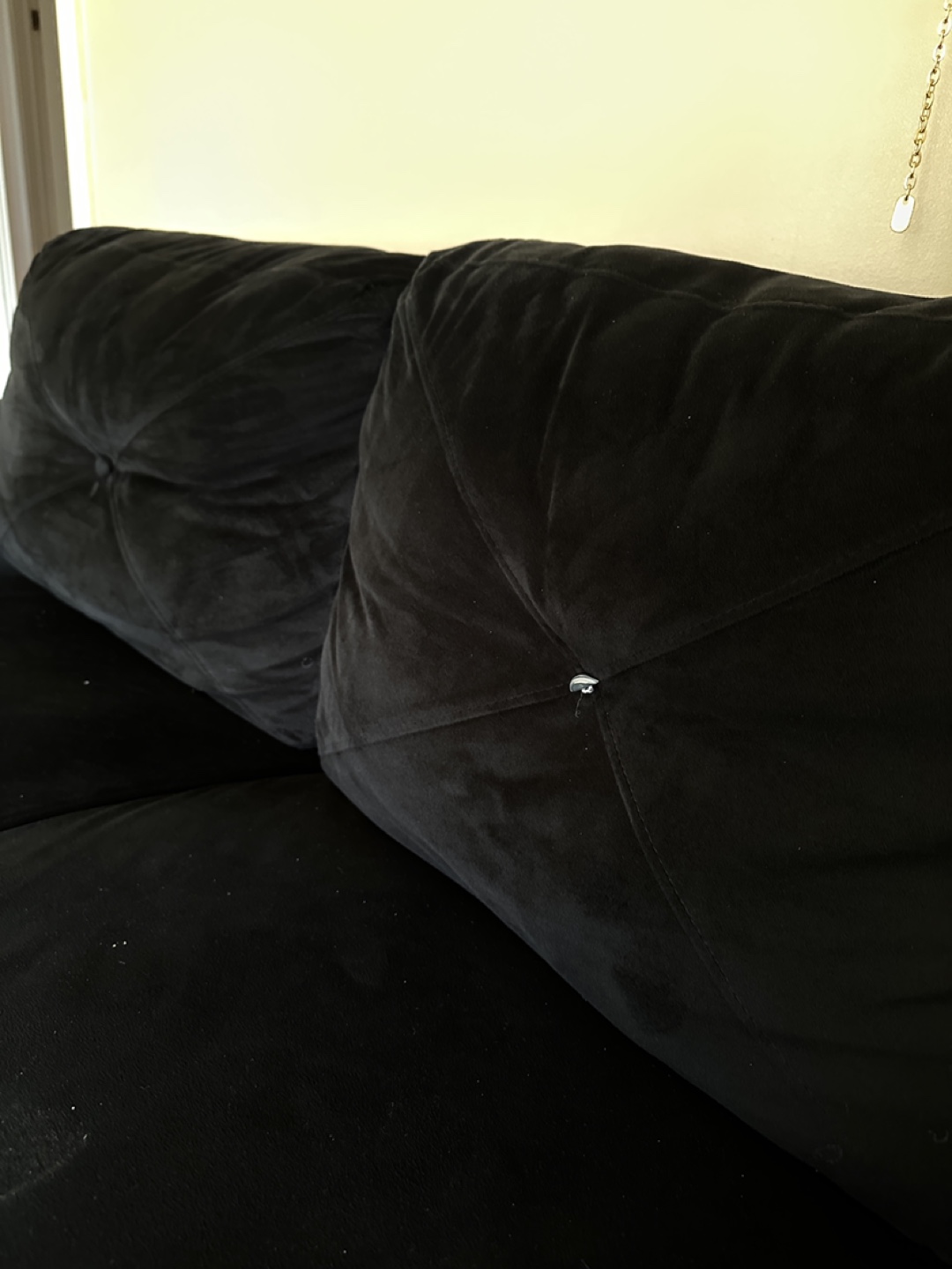 Modern Style Black Love seat in Great Condition (CAN DELIVER) - photo 4