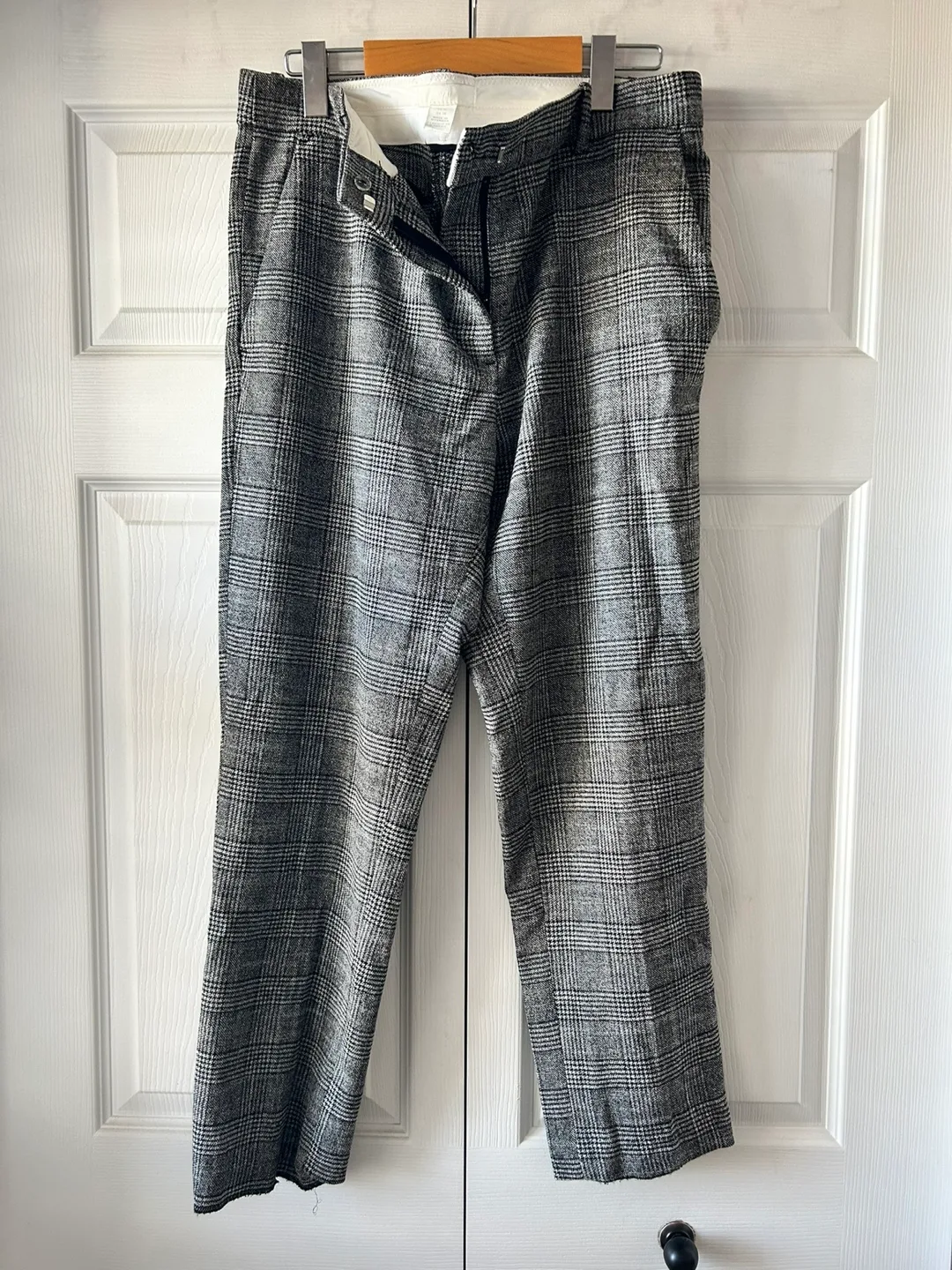 H&M Women's Grey Plaid Cropped Trousers - Size 10 thumbnail