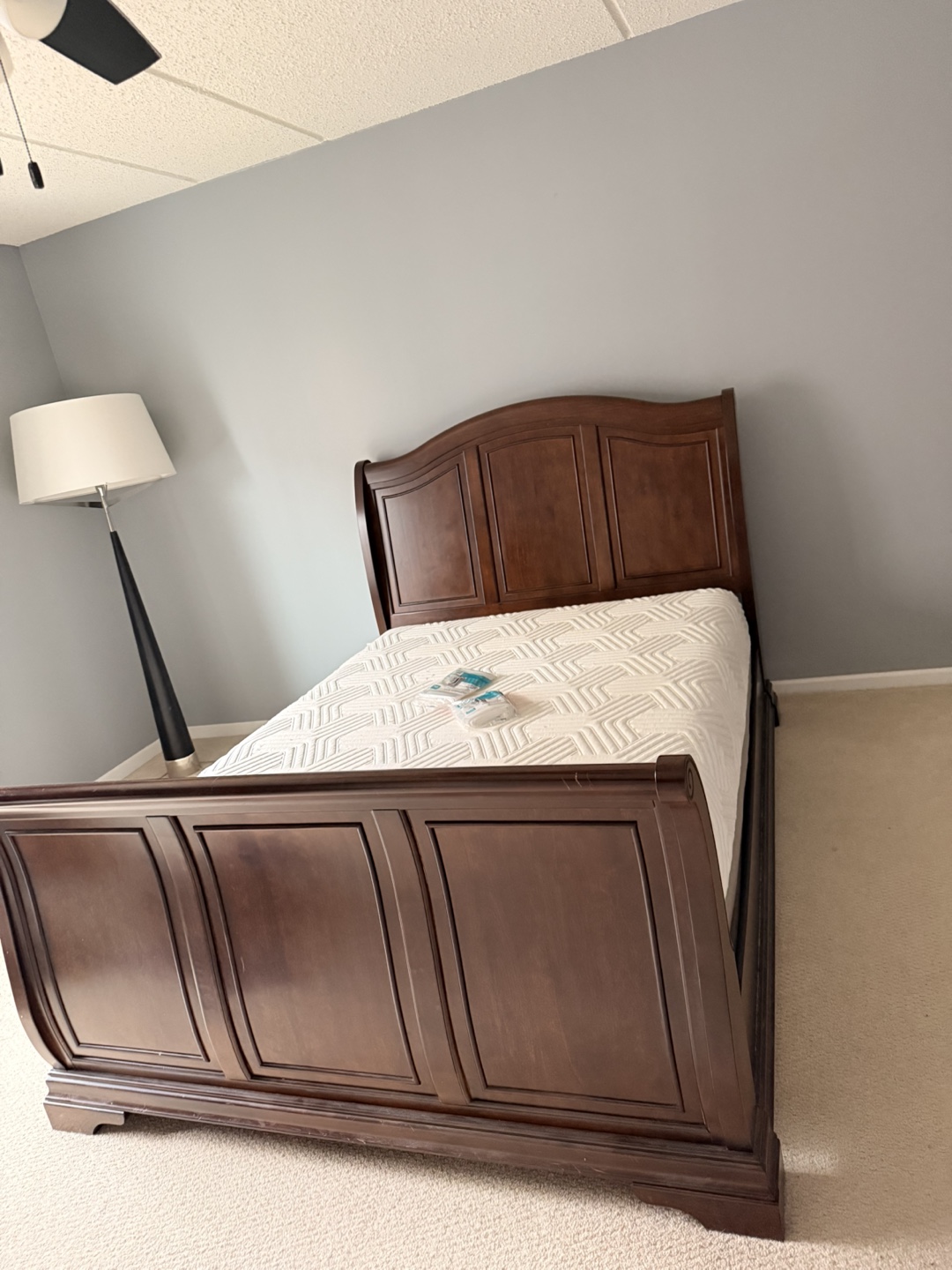 Queen size sleigh bed frame