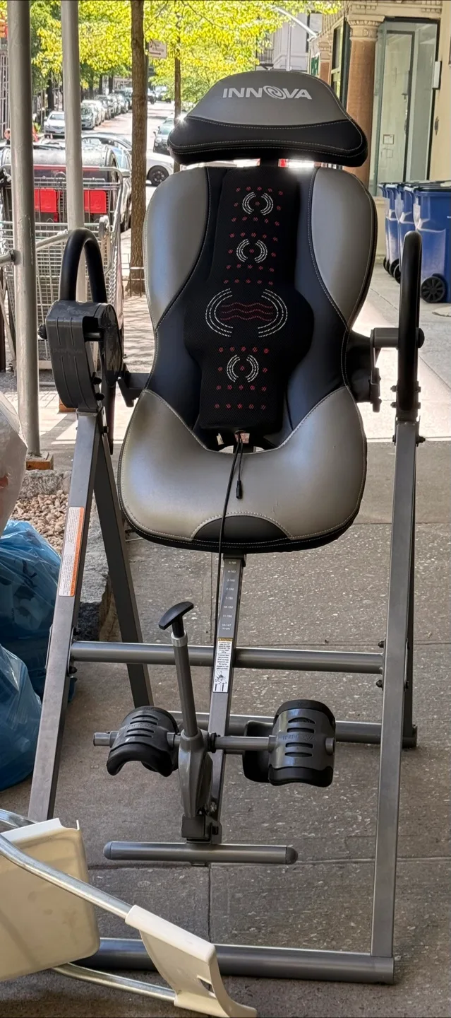 💚 Innova Inversion Table - Gently Used image indicator(4)